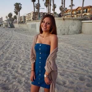 Meet your Posher, Andrea